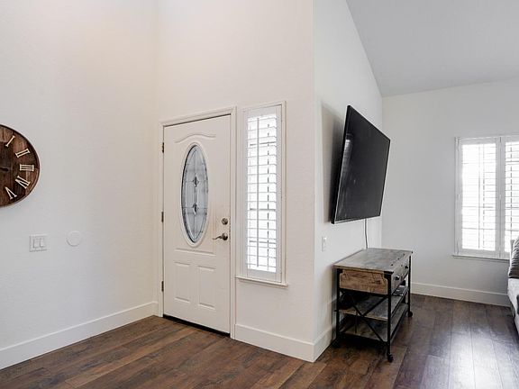 5th image of 230 Rosita Court