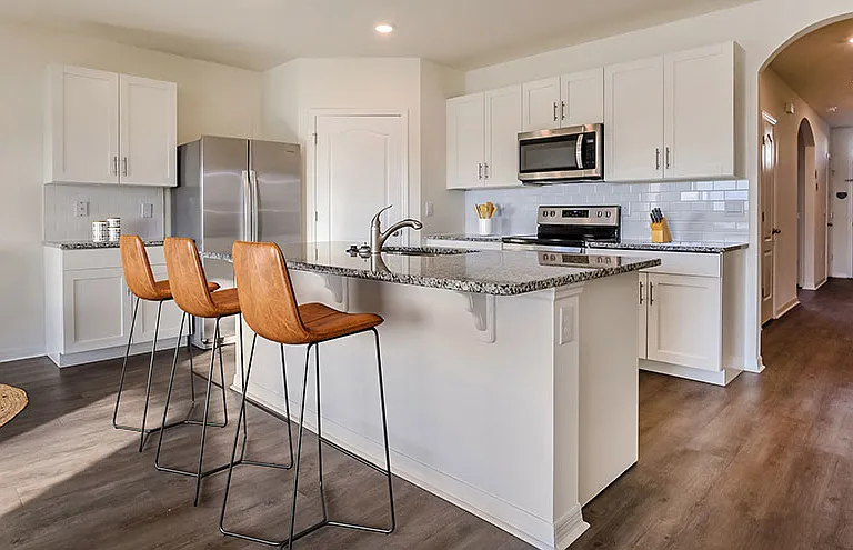 Kinsman Pointe — Photo 2