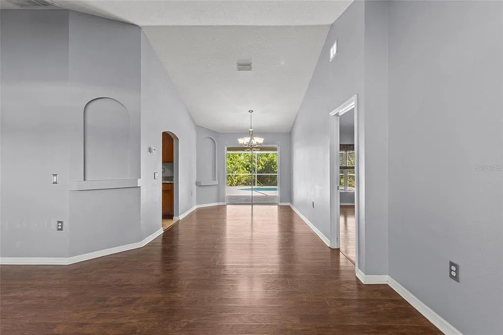 3 bed, 2.0 bath, 1859 sqft, $2,750 — Photo 3