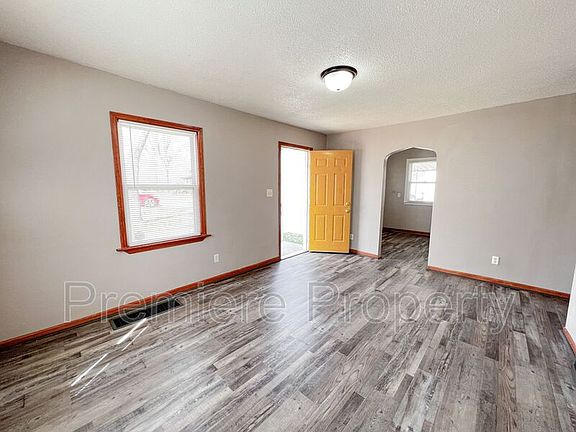 2nd image of 317 N Huttig Ave