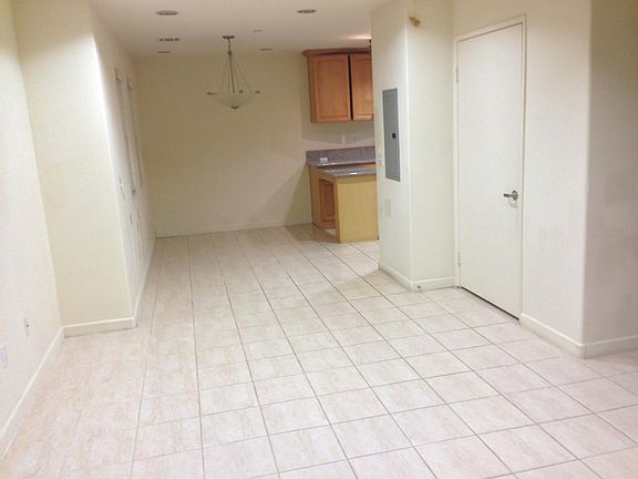3rd image of 148 N Mar Vista Ave Unit 3