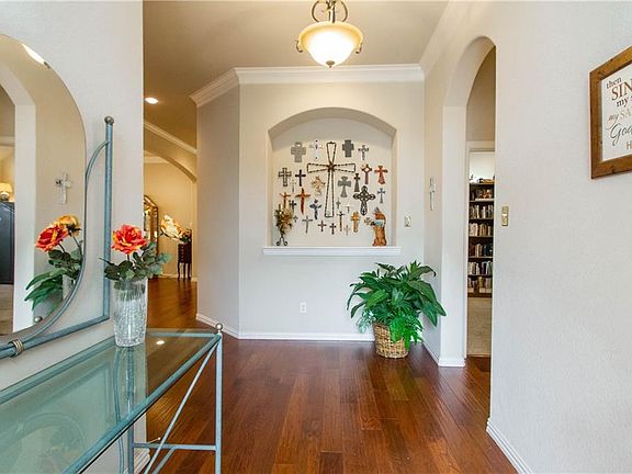 5th image of 305 Park Haven Blvd