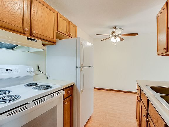 2nd image of 2017 Pillsbury Ave #307
