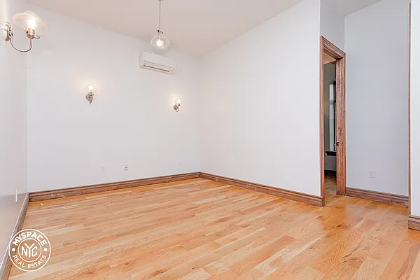 Rented by MySpaceNYC | media 30