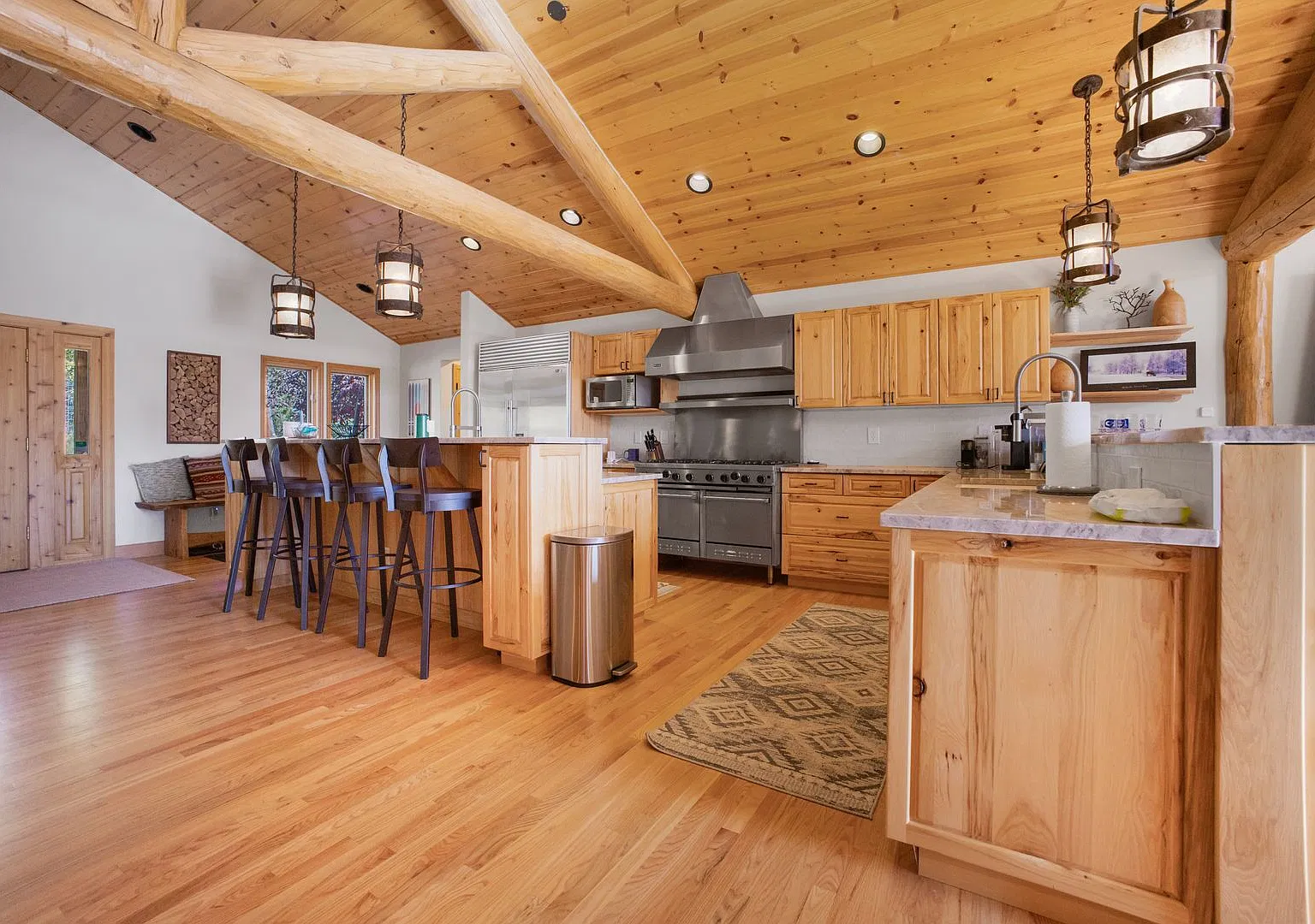 Luxury Single Family Living — Photo 4