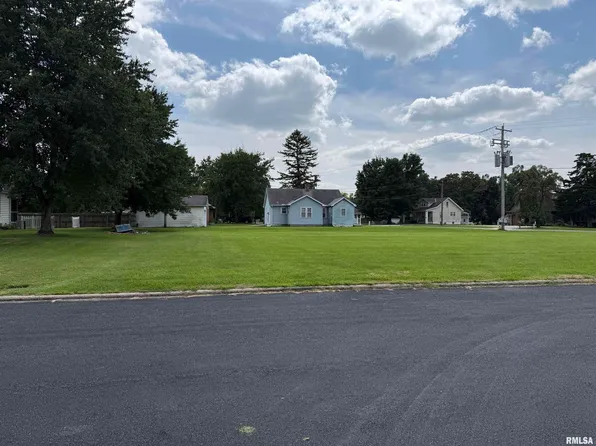 Floss Mar Ct, East Peoria, IL 61611