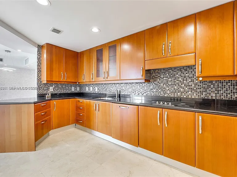 19400 Turnberry Way #321 — Photo 8
