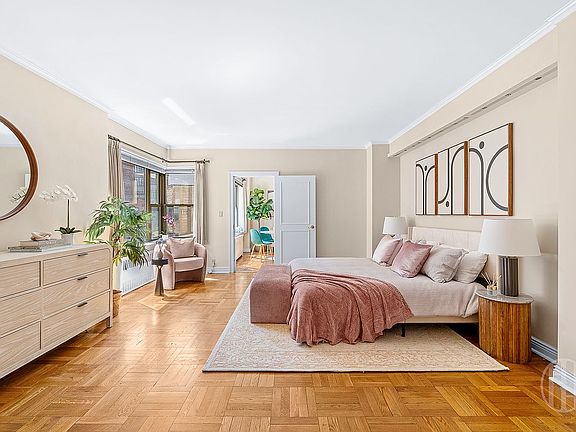 5th image of 55 E End Ave APT 16M