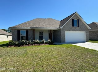207 Wild Cherry Ln, Lafayette, LA 70508