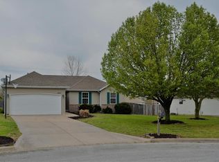 2007 E Primrose St, Republic, MO 65738