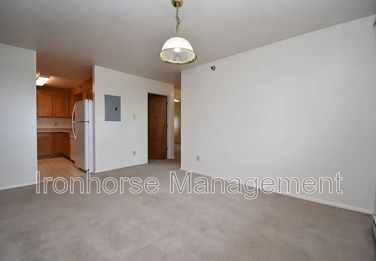 813 W Villard St #76 — Photo 8