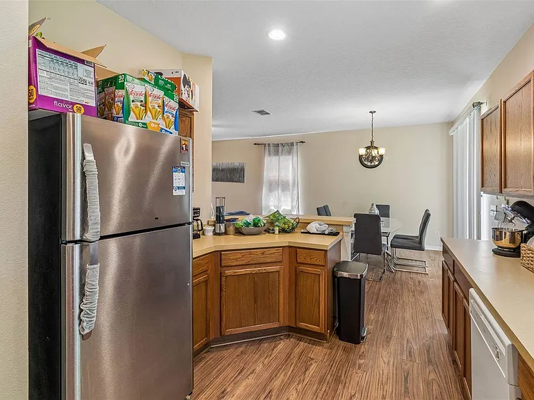 2401 Silvermoss Dr — Photo 16