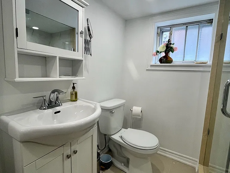 960 Briar Hill Ave #BASEMENT — Photo 11