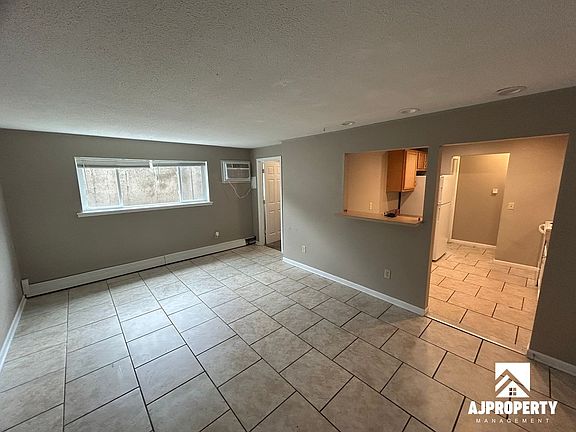 2nd image of 3309 S Elmwood Ave #3
