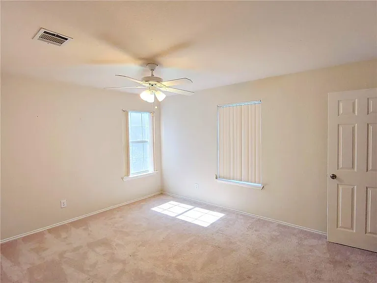 1101 Wood Creek Dr — Photo 13