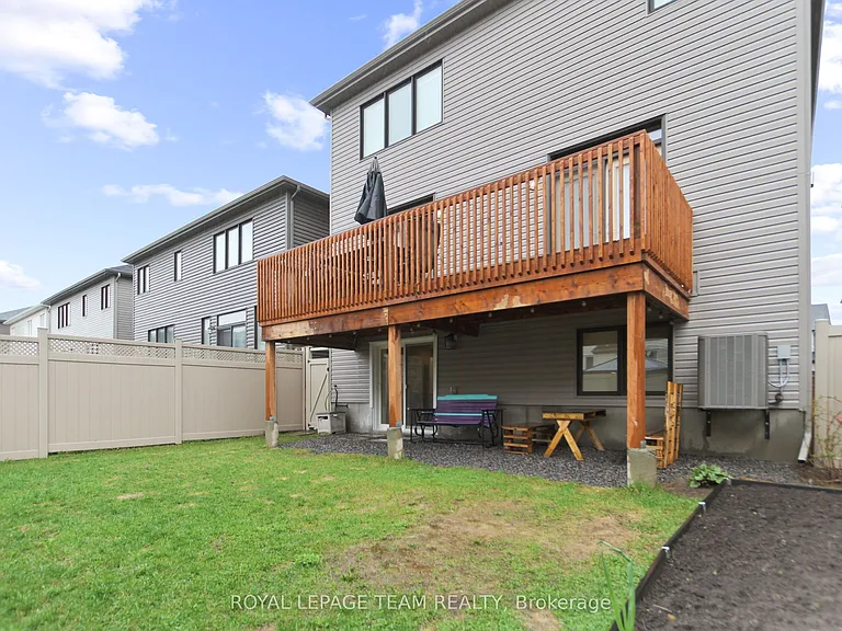 119 Discovery Cres — Photo 32