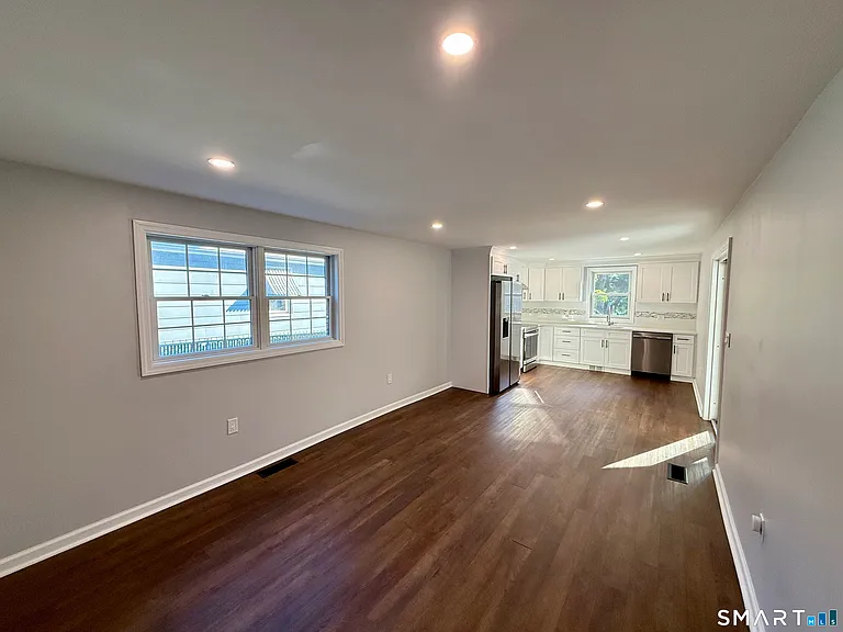 28 S Cliff St — Photo 5