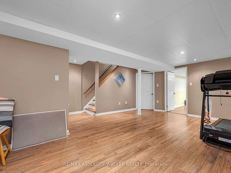 1849 Montereau Ave — Photo 39