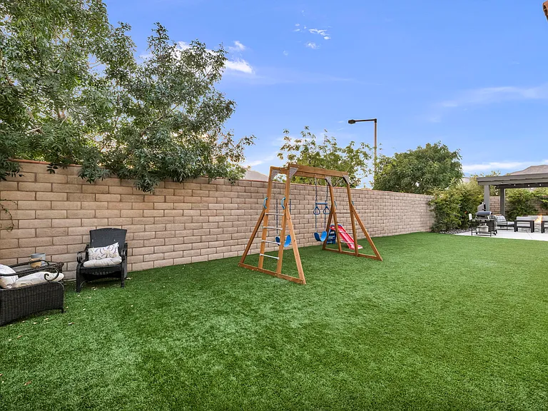 233 Castellari Dr — Photo 47