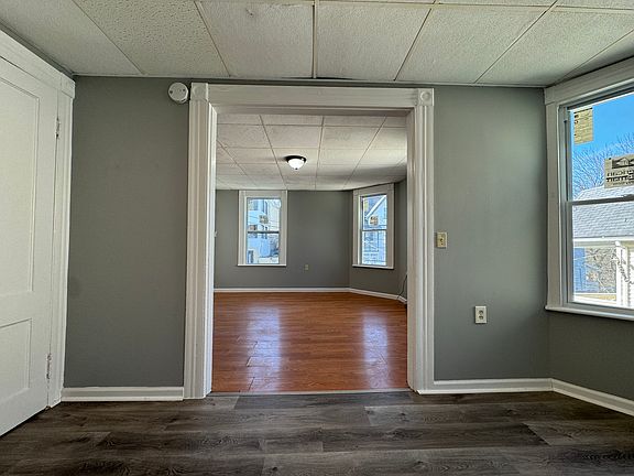 4th image of 49 Fairview St #1R