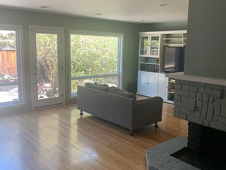 3 bed, 1334 sqft, $6,100 — Photo 2