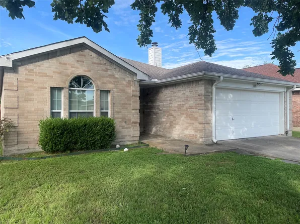 107 Kennedy Dr, Terrell, TX 75160