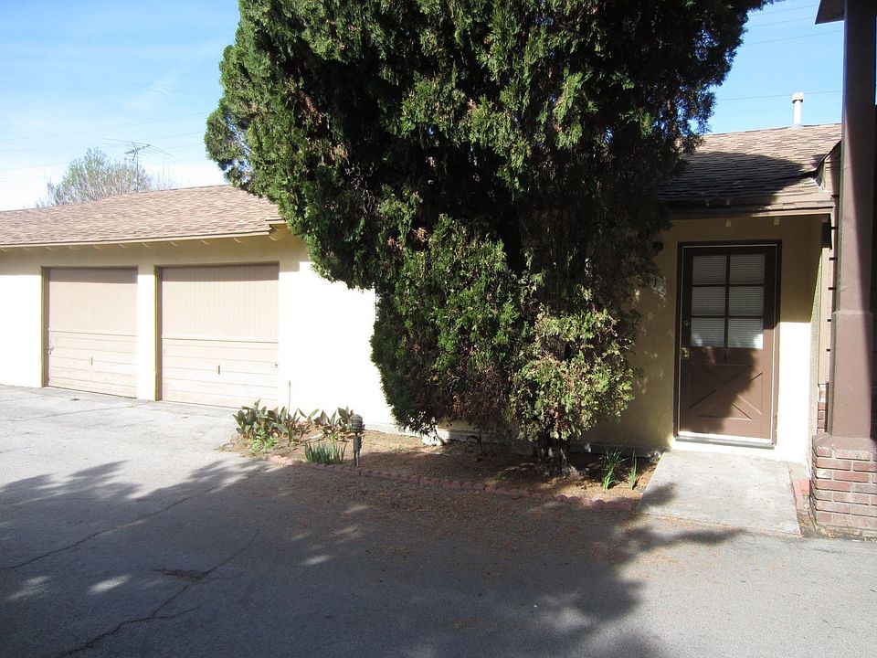 Front door/garage