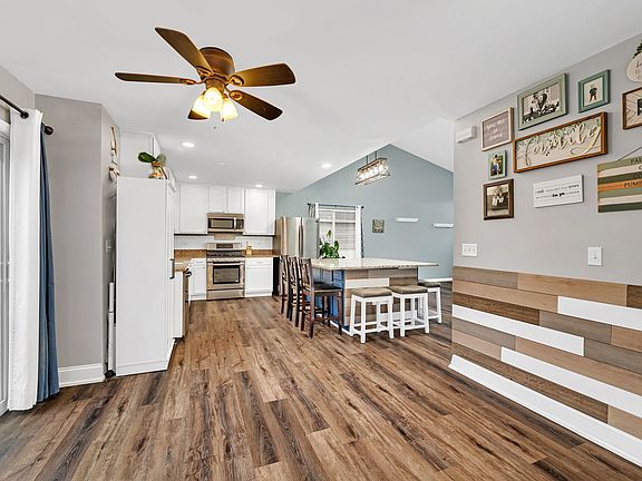 5th image of 14429 W Melbourne Pl