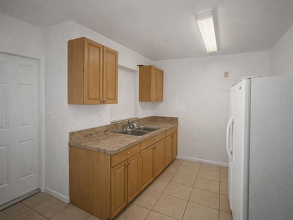4th image of 1225 NW 10th Place