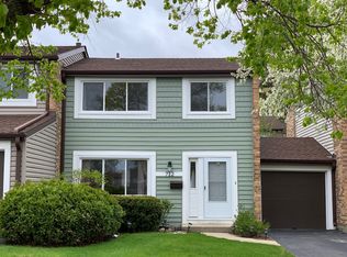 712 Lakeside Circle Dr, Wheeling, IL 60090