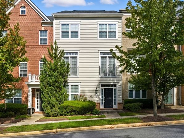 613 Spectator Ave #1