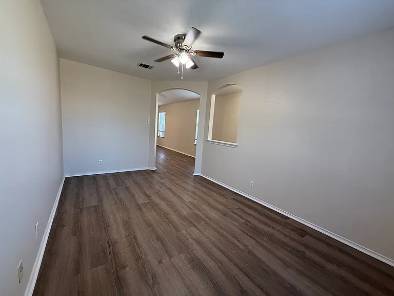 311 McCarthur Dr — Photo 4