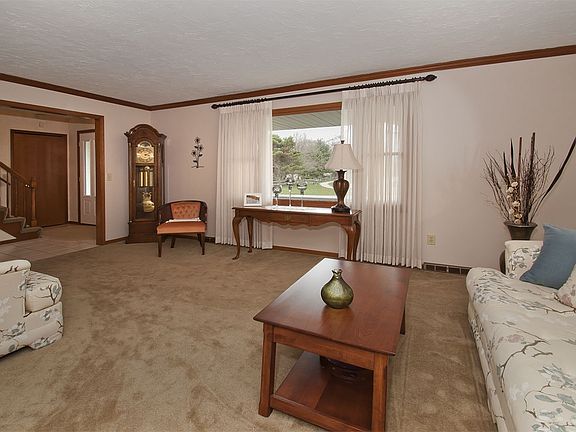 5th image of 27482 Sherwood Dr