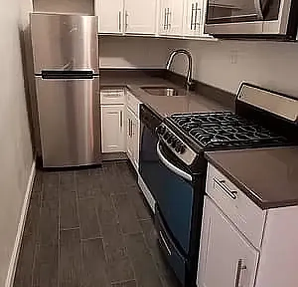 950 E 14th St #5P — Photo 4