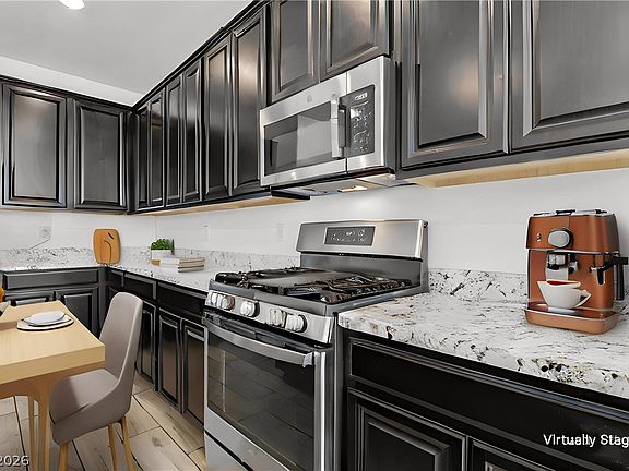 3rd image of 10838 Henesco Bay St