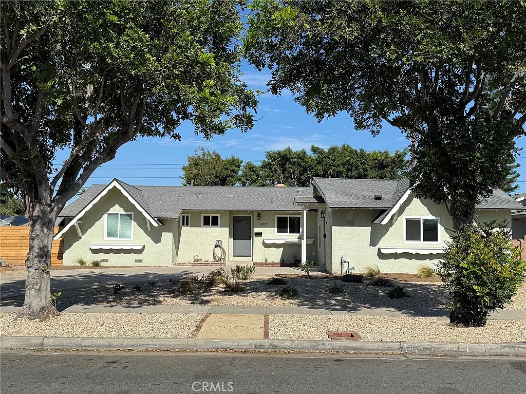 3 bed, 1133 sqft, $4,000 — Photo 1