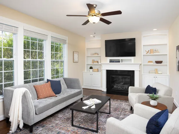 102 Elkton Green Ct, Cary, NC 27519