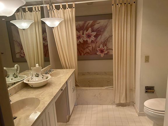 3rd image of 11370 Twelve Oaks Way #117
