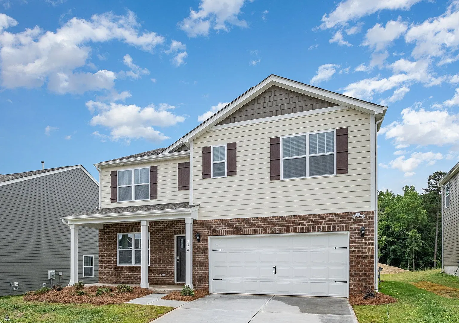 Spacious 5-Bedroom Home with Large Private Backyard — Photo 1