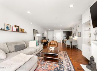 10878 Bloomfield St #107, Toluca Lake, CA 91602