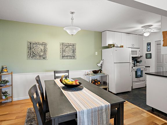 4th image of 4380 Brookside Ct APT 214
