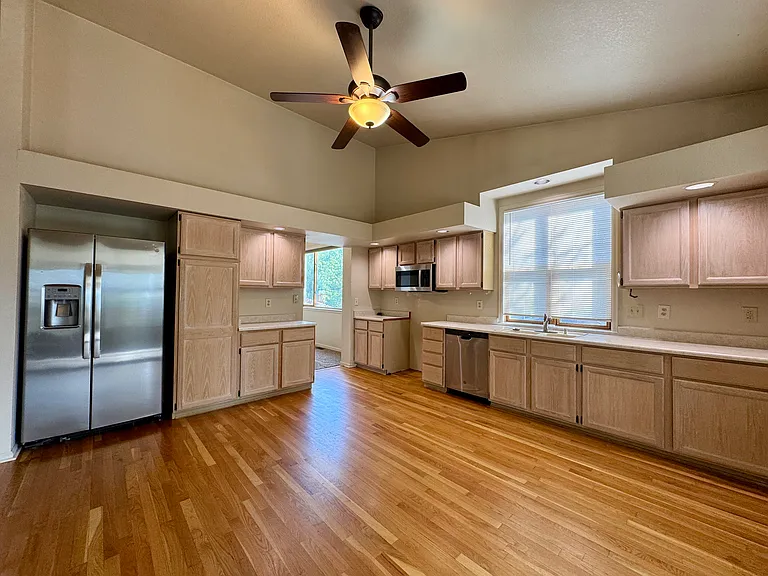 2404 S Holman Cir — Photo 7