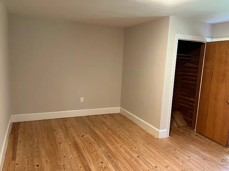 122 W Scanlon St — Photo 16