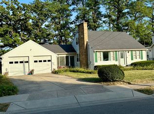 1315 Eastview Dr, Waukegan, IL 60085