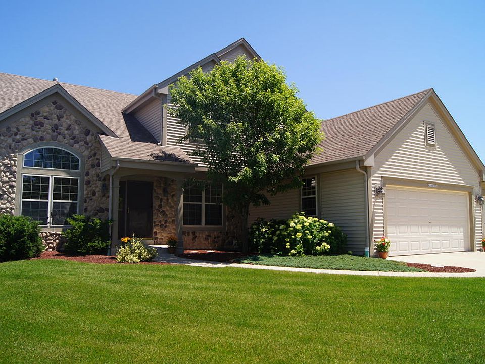 1st image of W234N7650 Grey Moss Ct