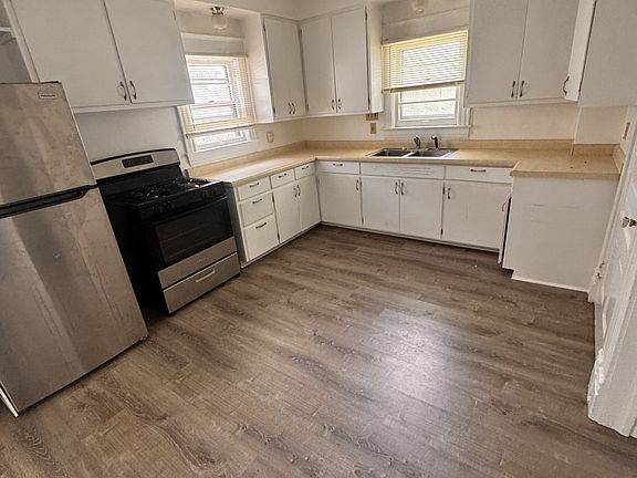 3rd image of 1432 Hayes Ave