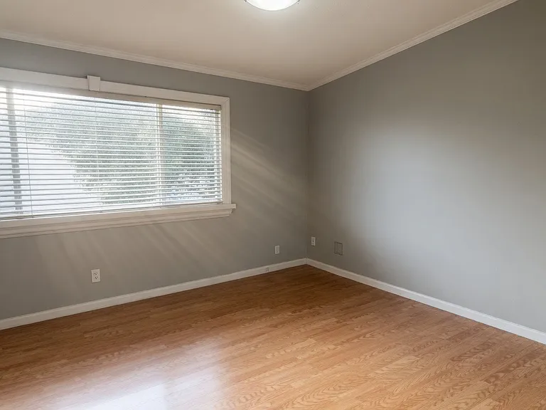 5662 NW 99th Way — Photo 9