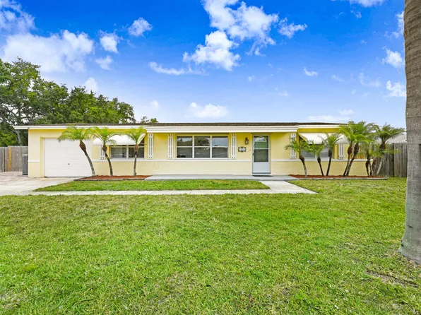 2175 Emerald Ct, Merritt Island, FL 32953