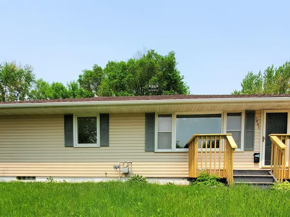 1807 16 1/2 St NW, Rochester, MN 55901