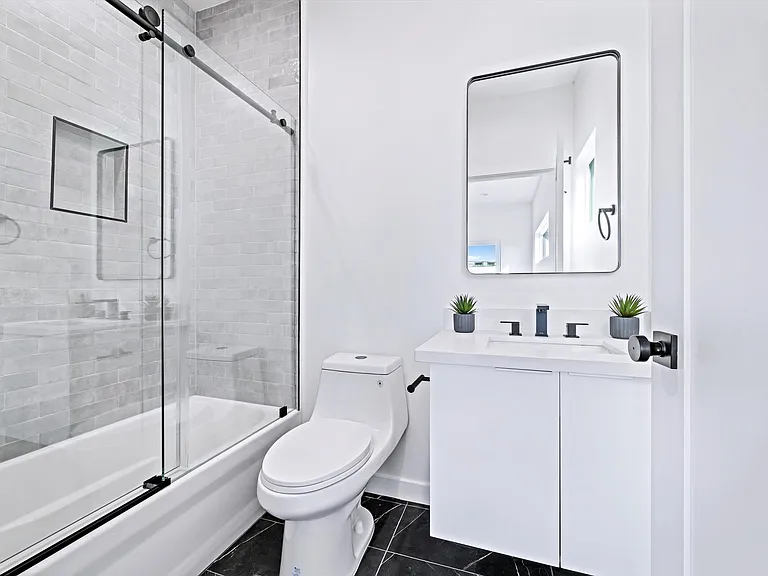 520 N Saint Andrews Pl #3 — Photo 13